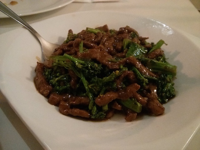 Carne com brócolis do Kar wua comida chinesa 88 milhas